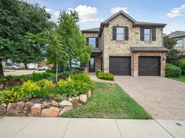 9025 Cottonwood Village Dr, Fort Worth, TX 76120