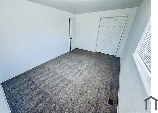2010 Florence St — Photo 10