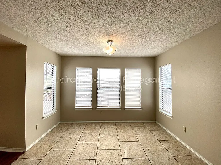 2510 Village Pkwy — Photo 22