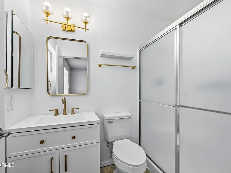 2216 W Straford Dr — Photo 15