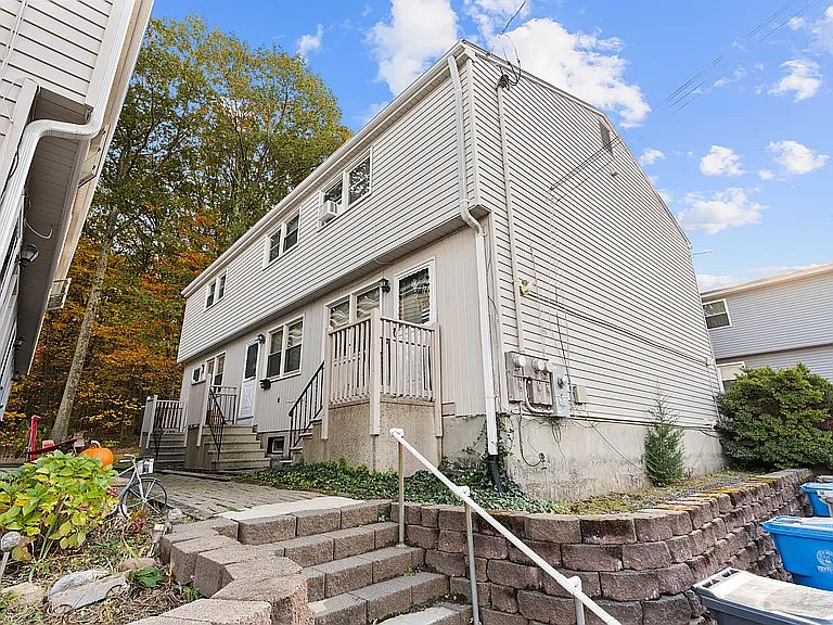 1st image of 189 Newell Ave APT A