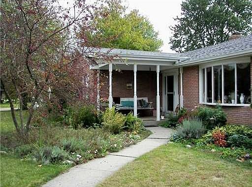 2nd image of 819 Stratford Dr