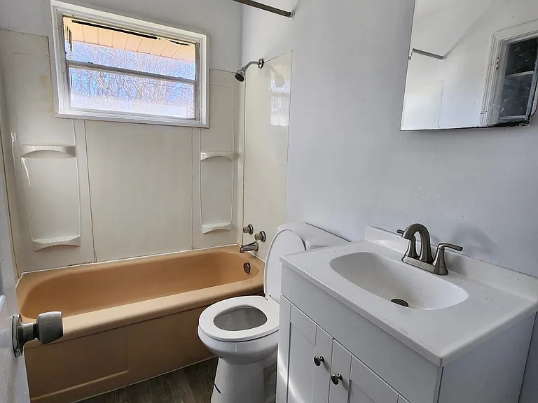 1721 Collier Dr — Photo 5
