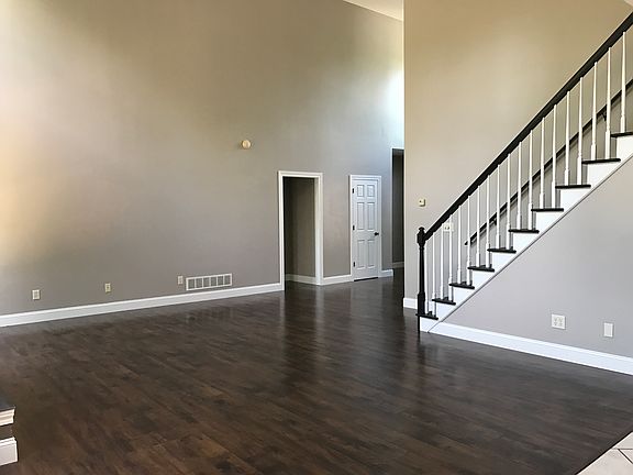 2nd image of 2381 Woodview Ct