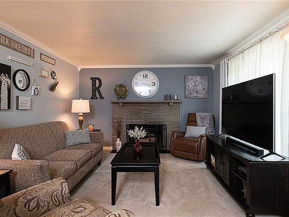 4th image of 3472 Thornwood Dr