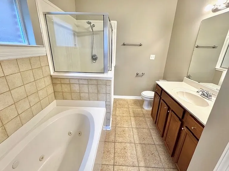 10226 Sterling Ridge Dr — Photo 6