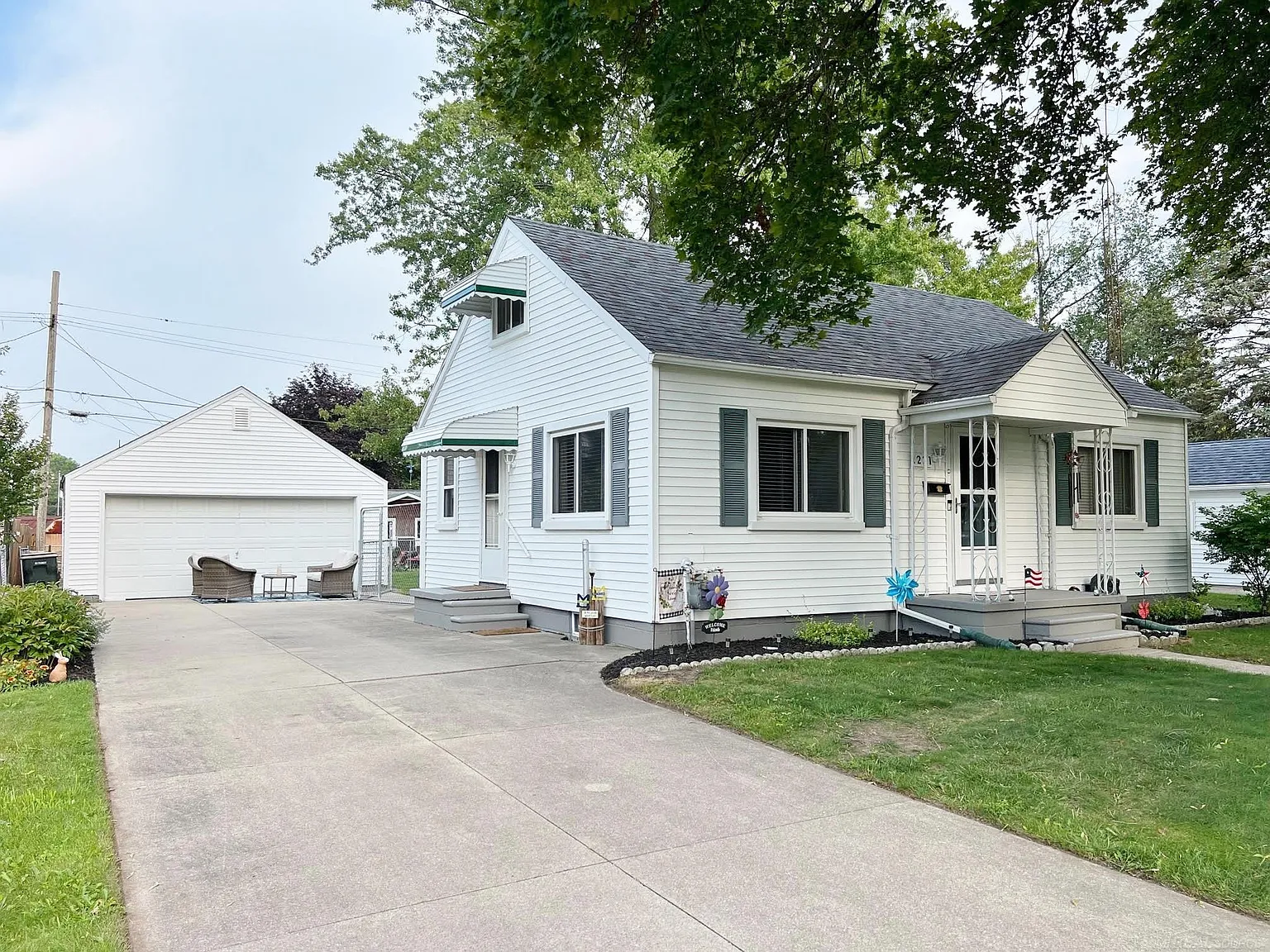 1221 Colorado St photo 1