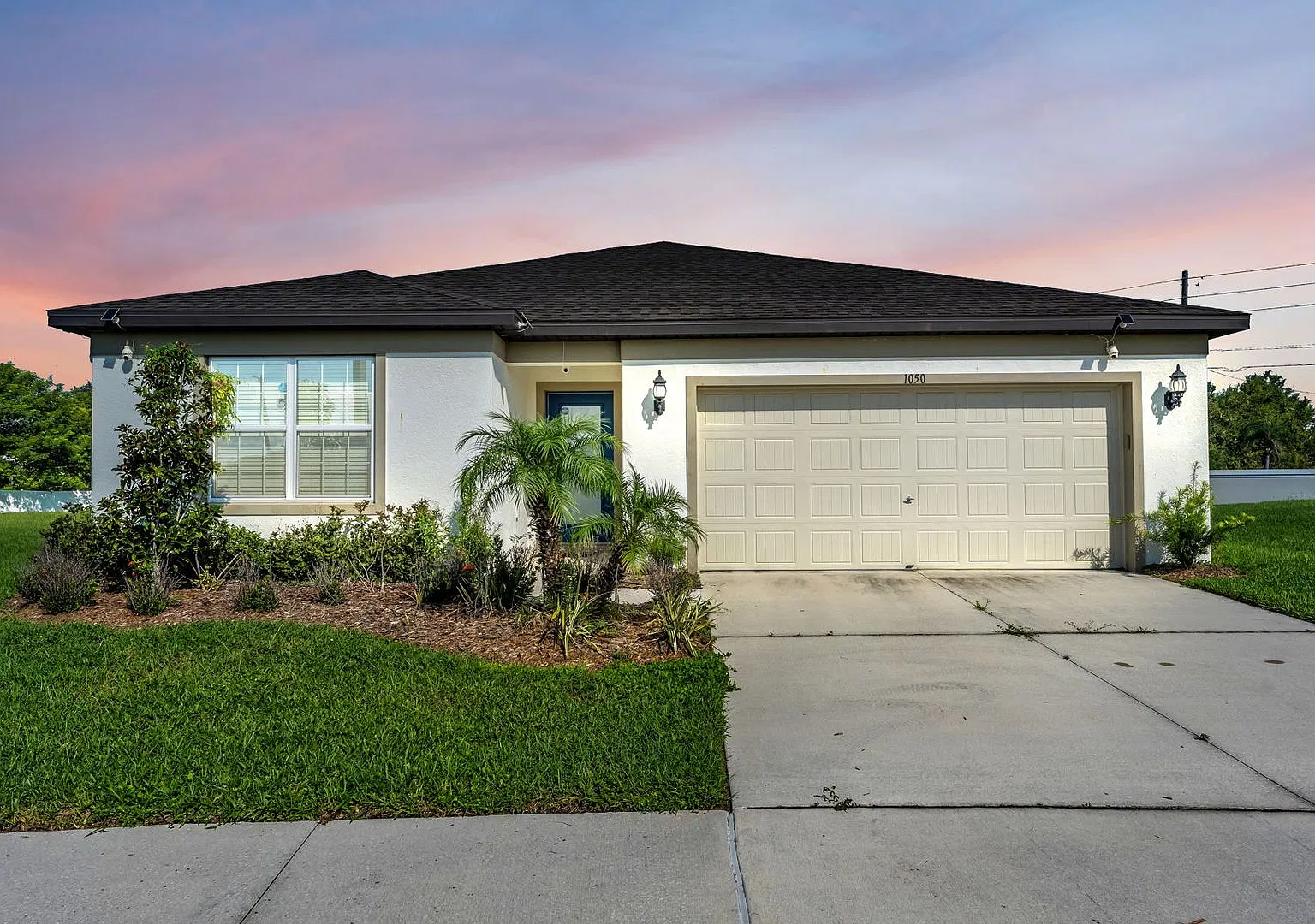 Newer built 3 bed 2 bath home — Photo 1