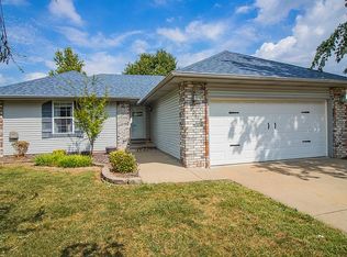 4061 W Ridgeview St, Battlefield, MO 65619