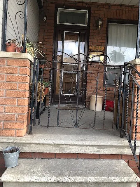 4 bed, $3,400 — Photo 2
