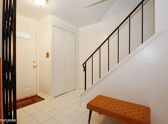 3rd image of 2118 Country Club Dr