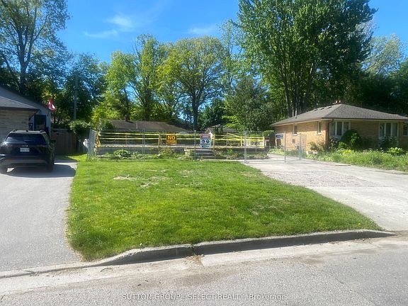 2nd image of 17 Arcadia Cres