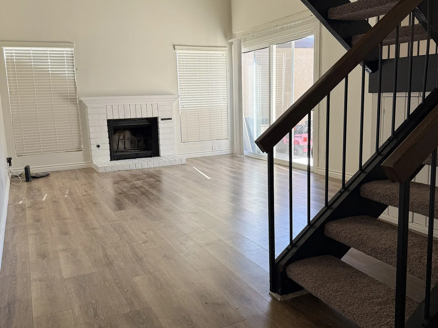 4 bed, 2.5 bath, 1799 sqft, $4,000 — Photo 4