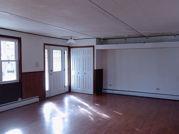 3rd image of 6 Catherine St