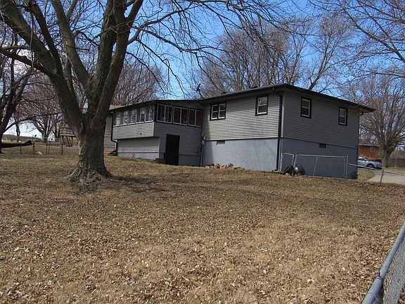 5th image of 903 G St