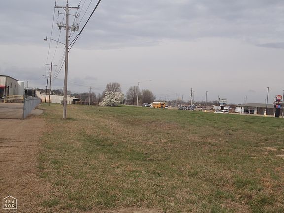 3rd image of 400 E Beebe Capps Expy