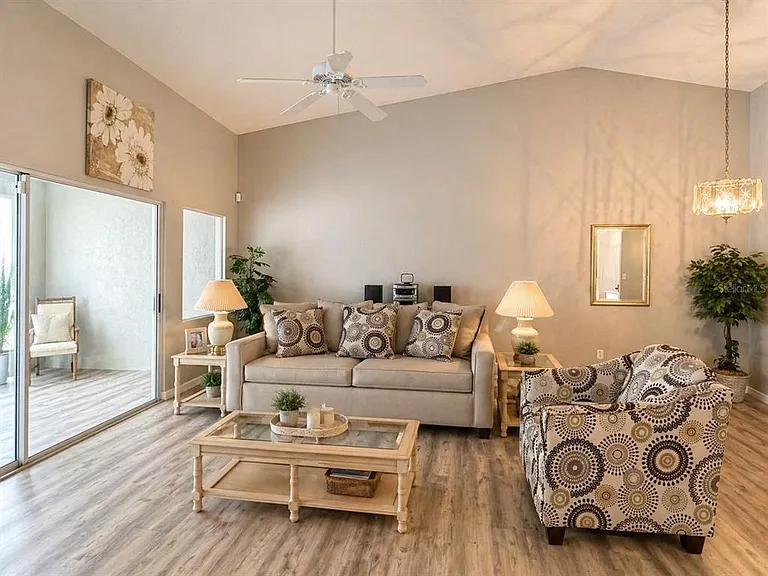 822 McCallister Ave #822 — Photo 7
