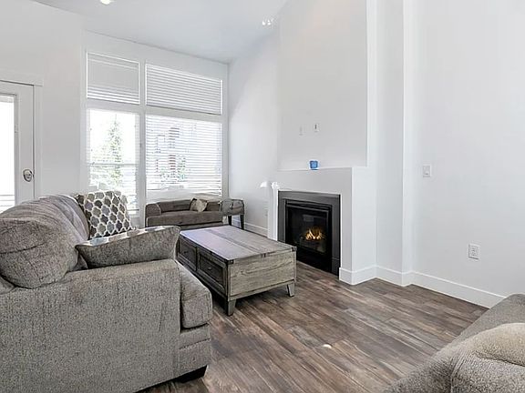 5th image of 5059 W Daybreak Pkwy