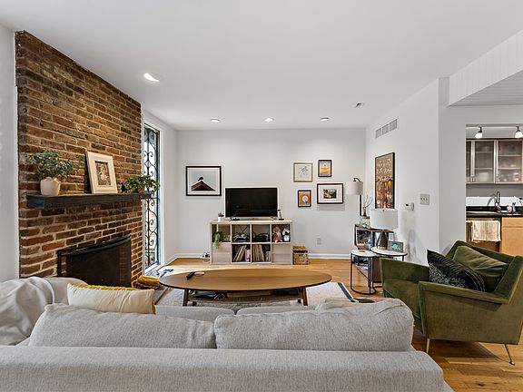 5th image of 342 Denniston St #1