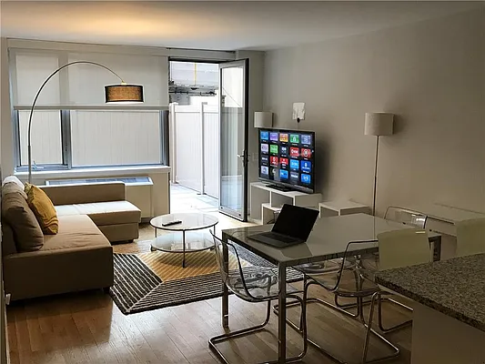 Rented by R New York | media 34