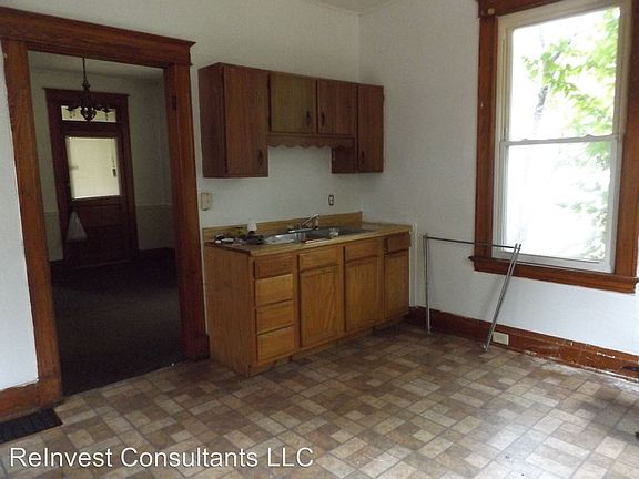 3rd image of 3335 Glenway Ave