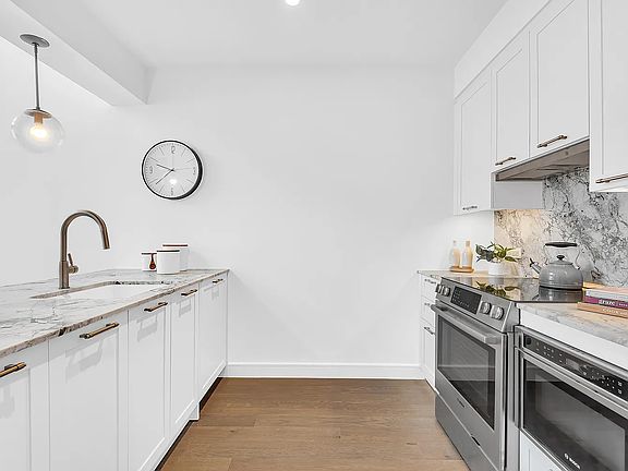 4th image of 107-06 Queens Blvd #9D