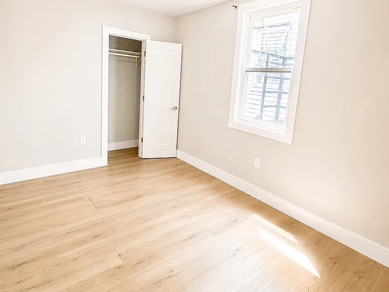 318 W Runyon St #3 — Photo 14