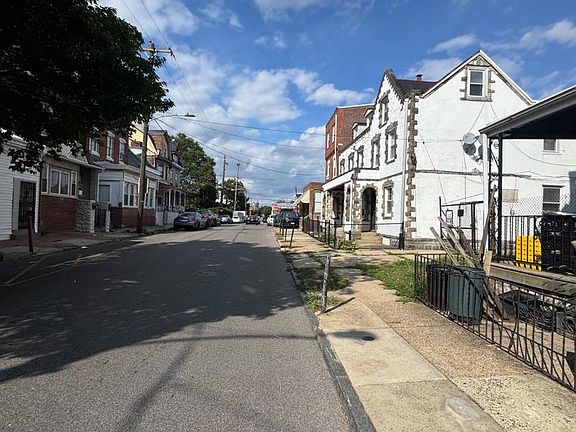 4th image of 4271 Paul St