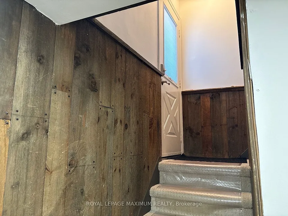 18 Richland Cres
