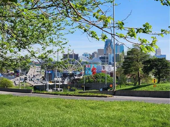 2800 Summit St, Kansas City, MO 64108