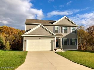 1281 Highland Hl, Lowell, MI 49331