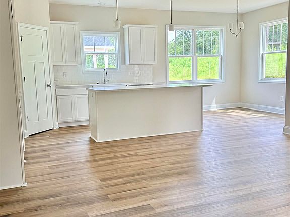 5th image of 163 Andover Way