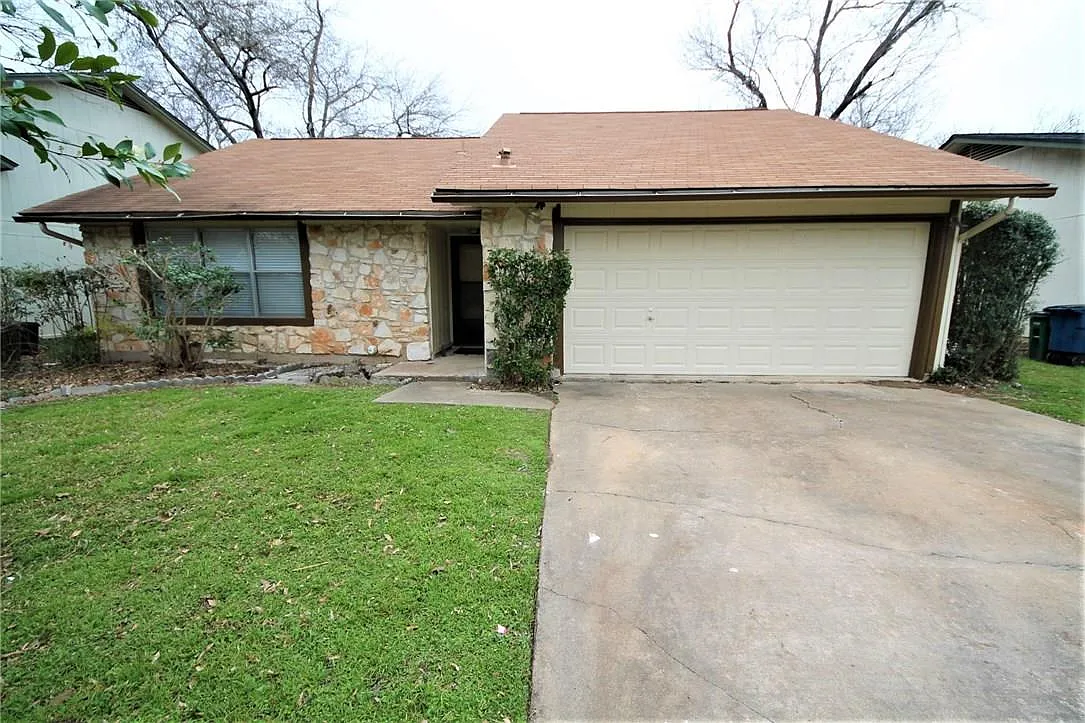 3 bed, 2.0 bath, 1461 sqft, $2,095 — Photo 1