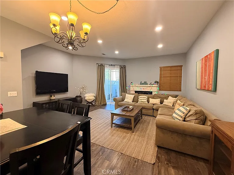 24337 Val Verde Ct — Photo 4