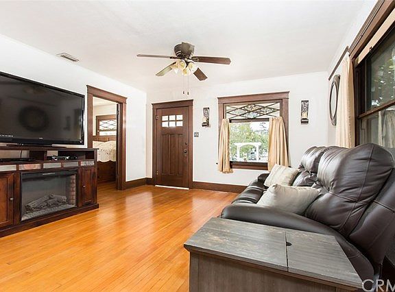 5th image of 344 E La Veta Ave