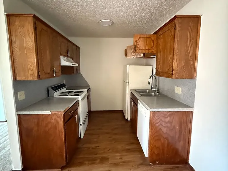 Fox Valley Apartments — Photo 51