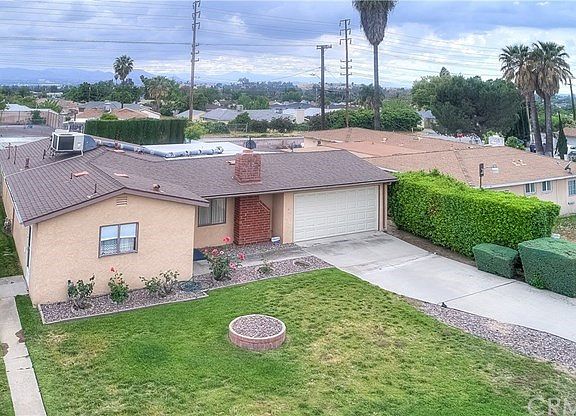 4th image of 25541 E Edgemont Dr