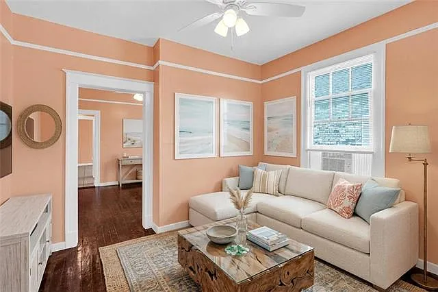 2428 Eagle St — Photo 4