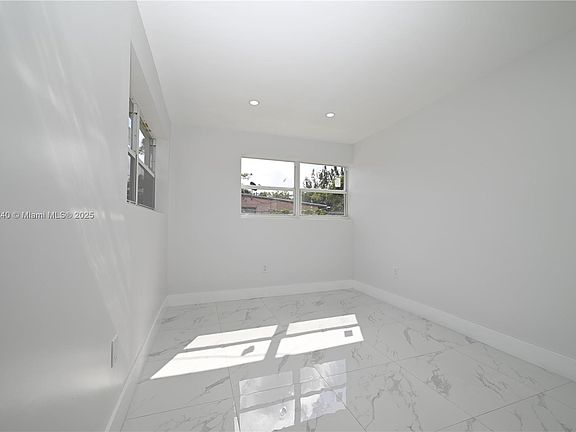 5th image of 12770 Westview Dr