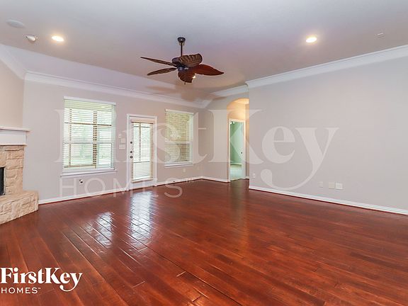 2nd image of 5228 Estrella Ln