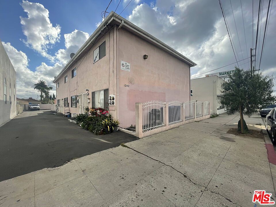 1st image of 1242 N Wilmington Blvd
