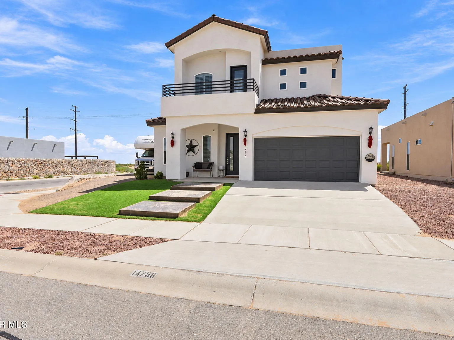 4 bed, 2.5 bath, 1934 sqft, $2,450 — Photo 3