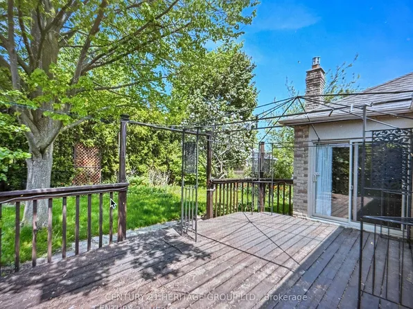 137 Grant Blight Cres, Newmarket, ON L3Y 7W5