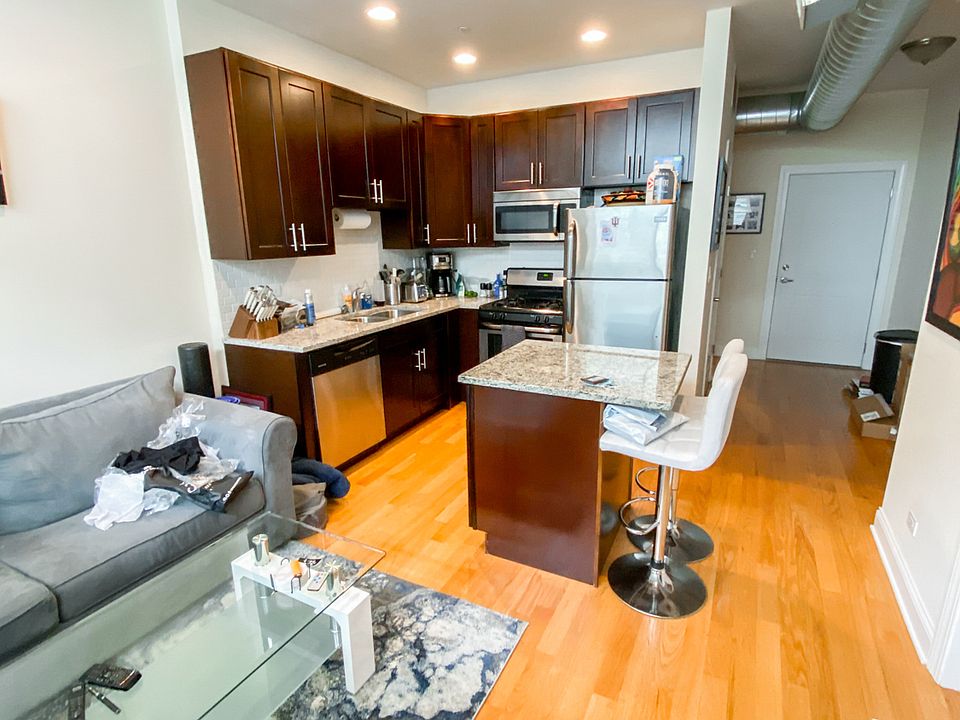 1st image of 2040 W North Ave #2040-405
