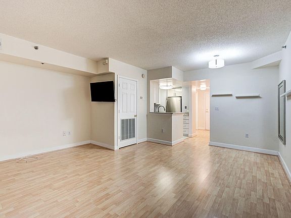 3rd image of 1050 N Taylor St #1213