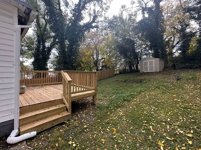 109 E Pall Mall St — Photo 9