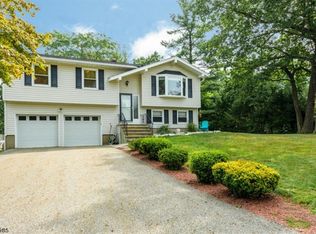 24 Center St, Butler, NJ 07405