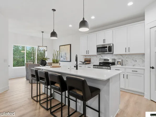 8600 50th Ct, Lincoln, NE 68516