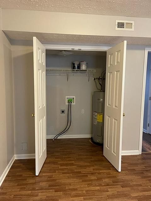 Laundry area, with washer and dryer hook ups.