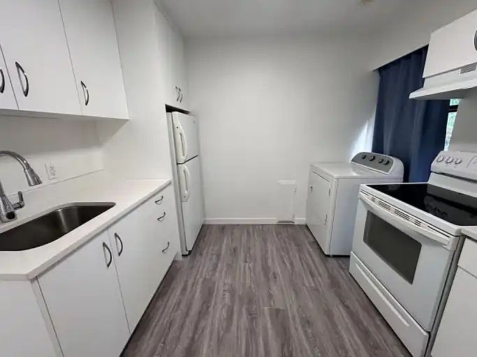 1st image of 4951 Cedar Cres #1A